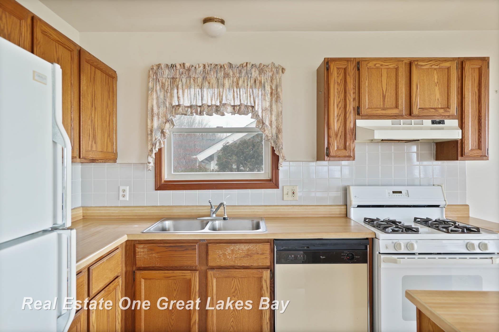 5167 Beachwood Road Standish, MI 48658 - Photo 18 of 55 Kitchen