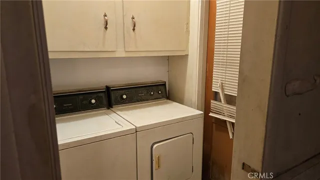 a close up view of washer and dryer