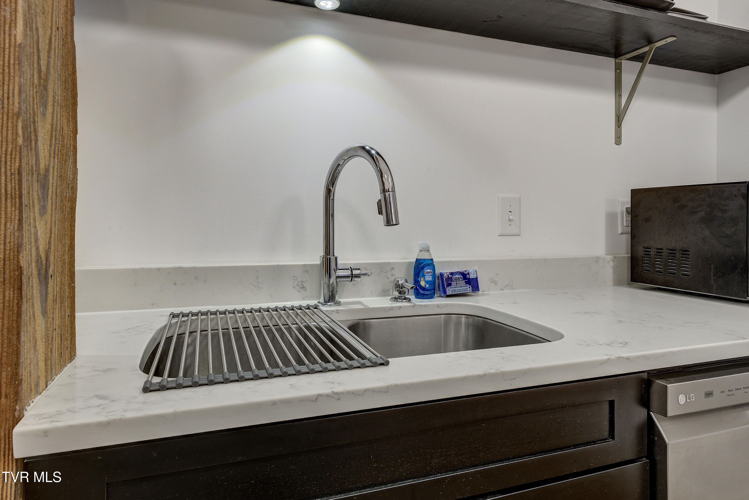 201 8th Street, Unit 103 Bristol, TN 37620 - Photo 13 of 35 Remington2-11