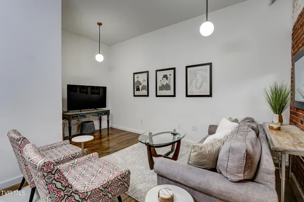 $1,850 | 201 8th Street, Unit 103, Bristol, TN 37620