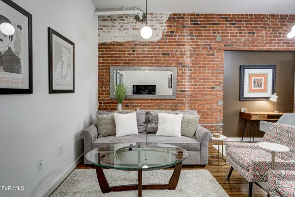 $1,850 | 201 8th Street, Unit 103, Bristol, TN 37620