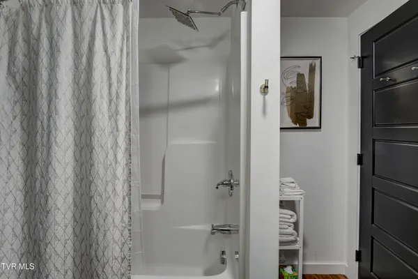 $1,850 | 201 8th Street, Unit 103, Bristol, TN 37620