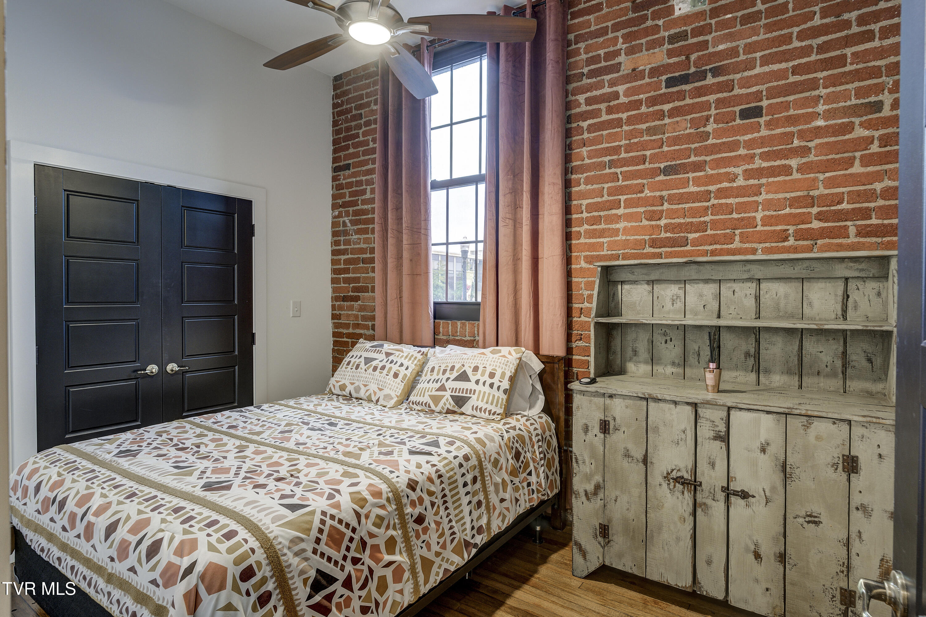 201 8th Street, Unit 103 Bristol, TN 37620 - Photo 32 of 35 Remington2-27