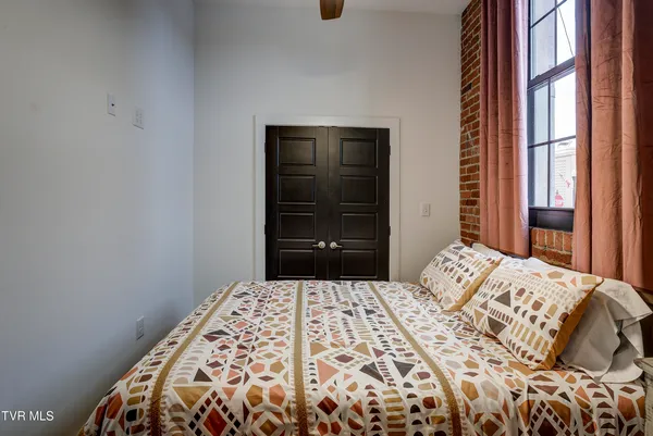 $1,850 | 201 8th Street, Unit 103, Bristol, TN 37620