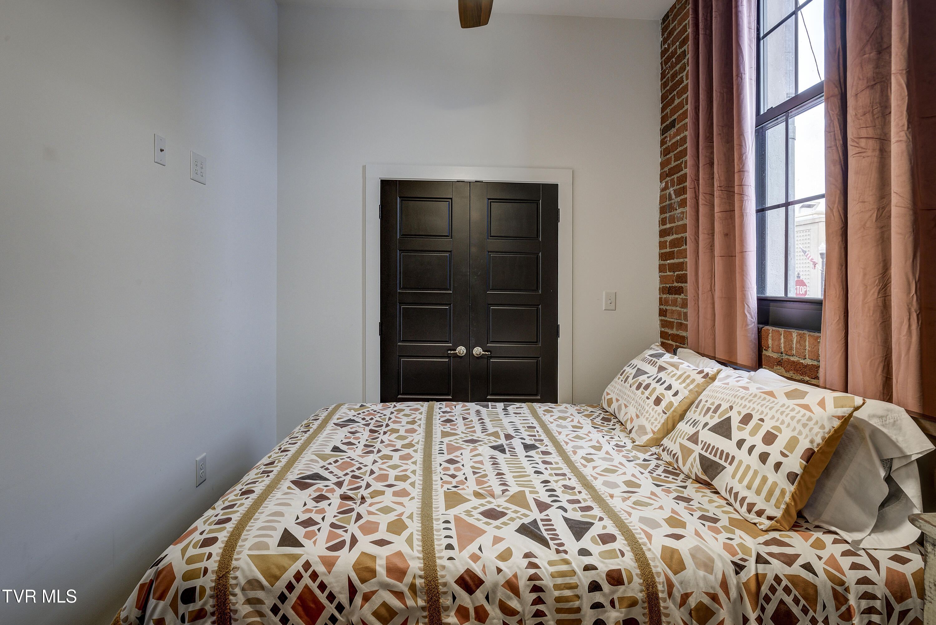 201 8th Street, Unit 103 Bristol, TN 37620 - Photo 33 of 35 Remington2-28