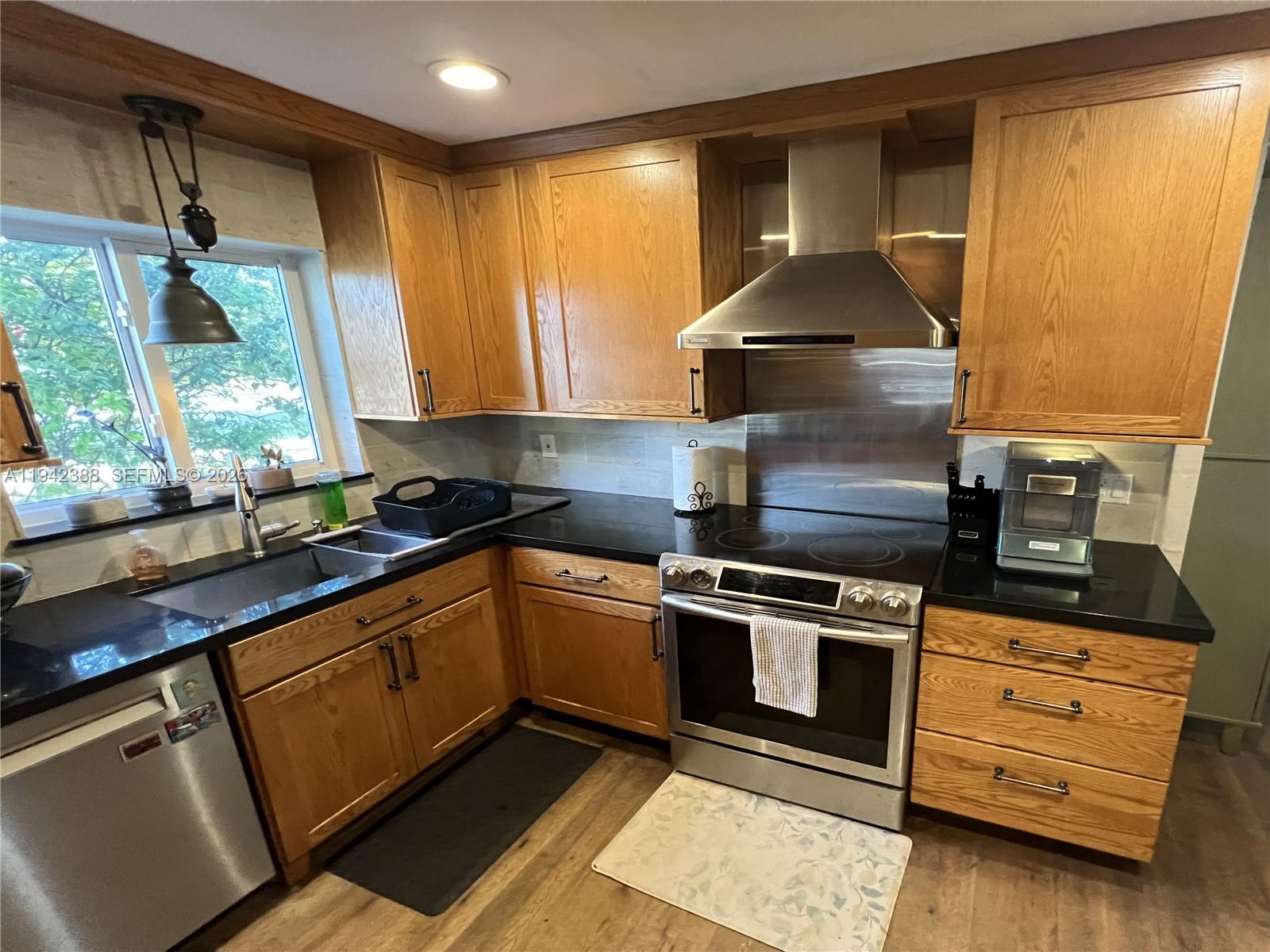 8801 Southwest 42nd Street Miami, FL 33165 - Photo 31 of 75