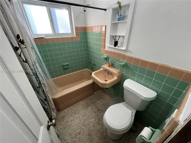 $3,850 | 8801 Southwest 42nd Street, Miami, FL 33165