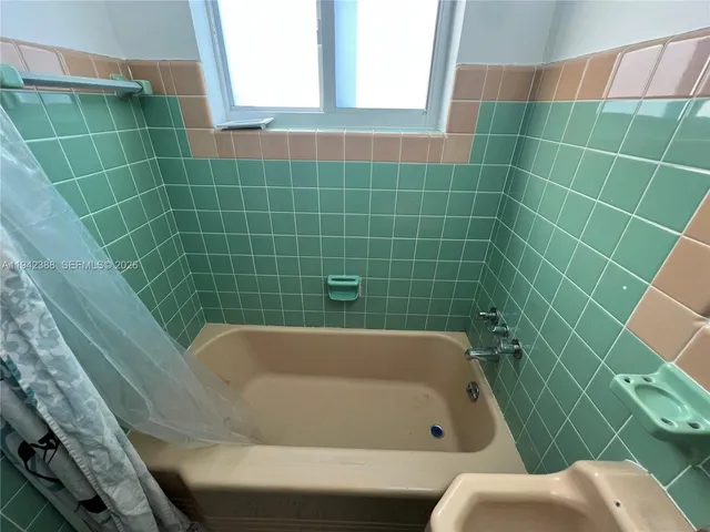 $3,850 | 8801 Southwest 42nd Street, Miami, FL 33165