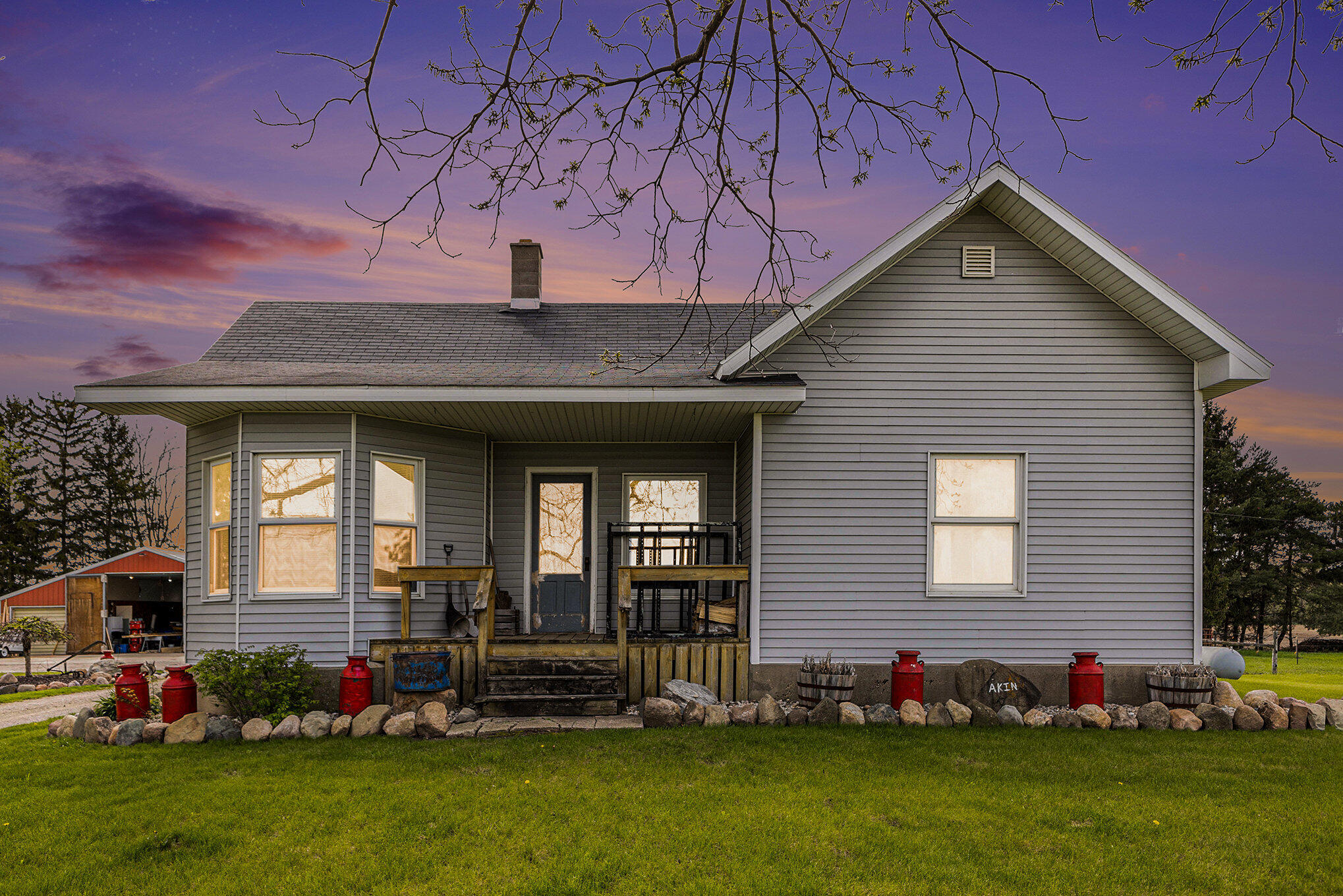 6024 Warner Road Carson City, MI 48811 - Photo 2 of 29 002_img_1506_twilight_891
