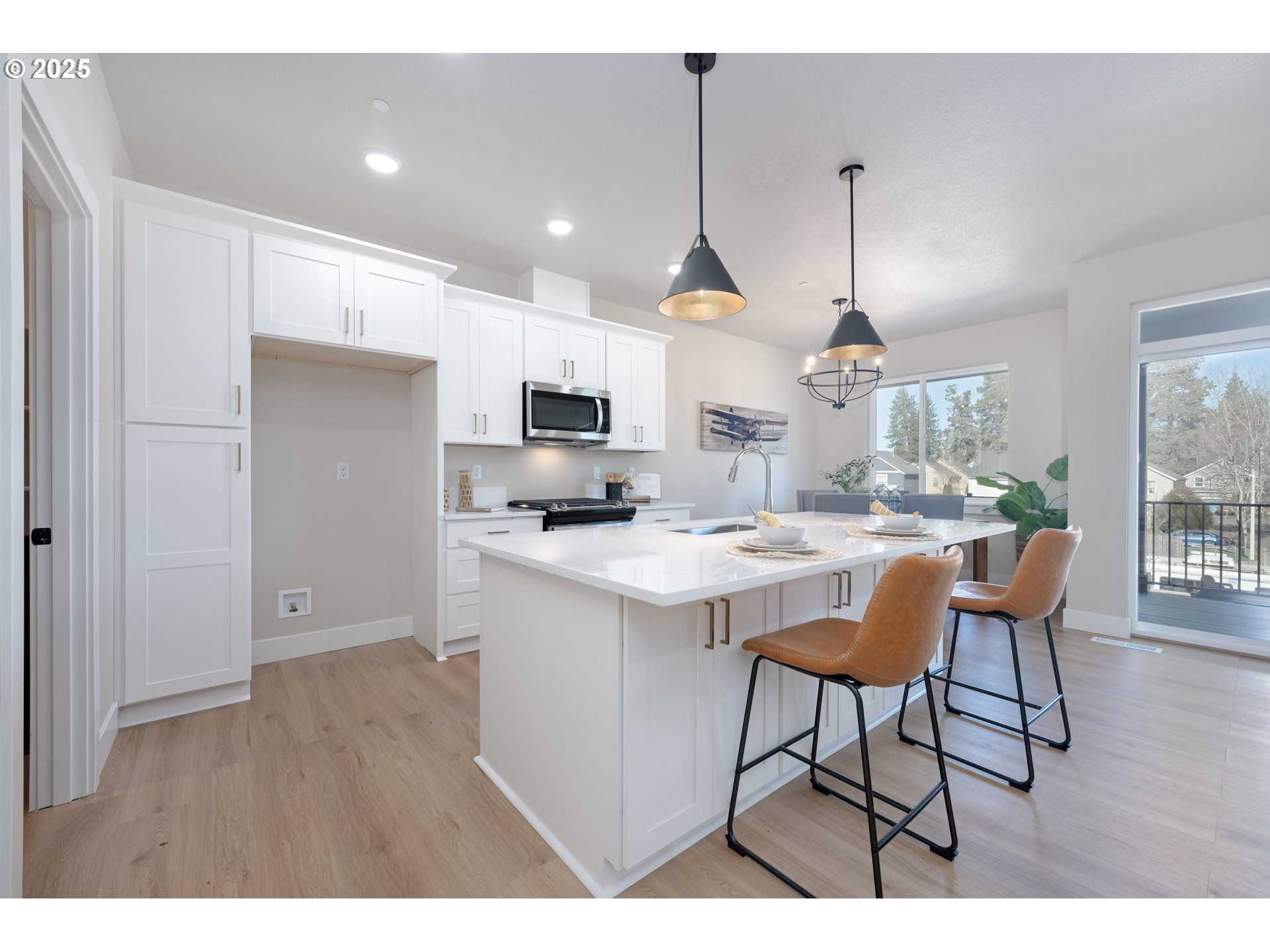18626 Southwest Judith Lane Beaverton, OR 97003 - Photo 14 of 26 Kitchen
