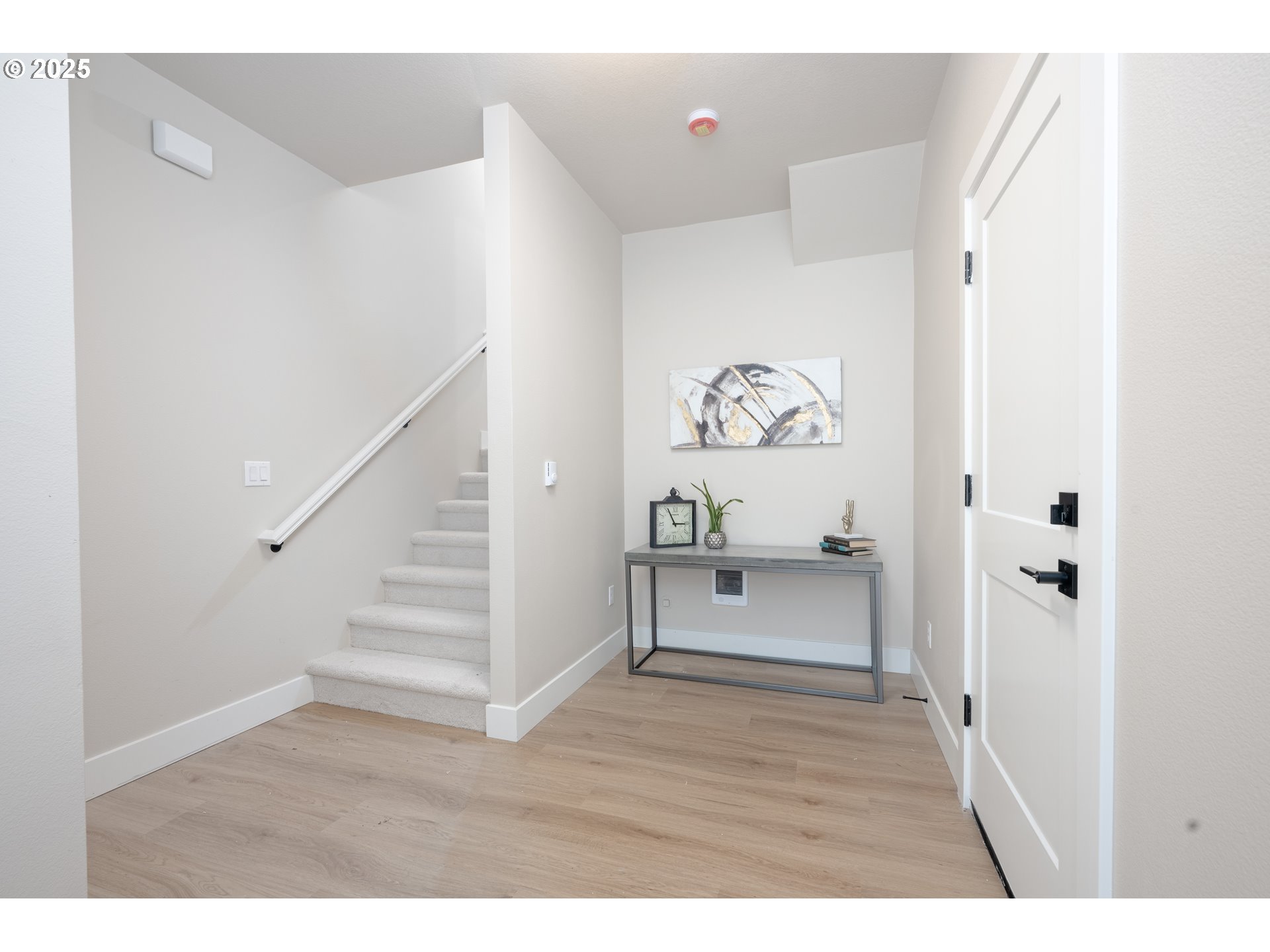 18626 Southwest Judith Lane Beaverton, OR 97003 - Photo 15 of 26 Entrance/Foyer