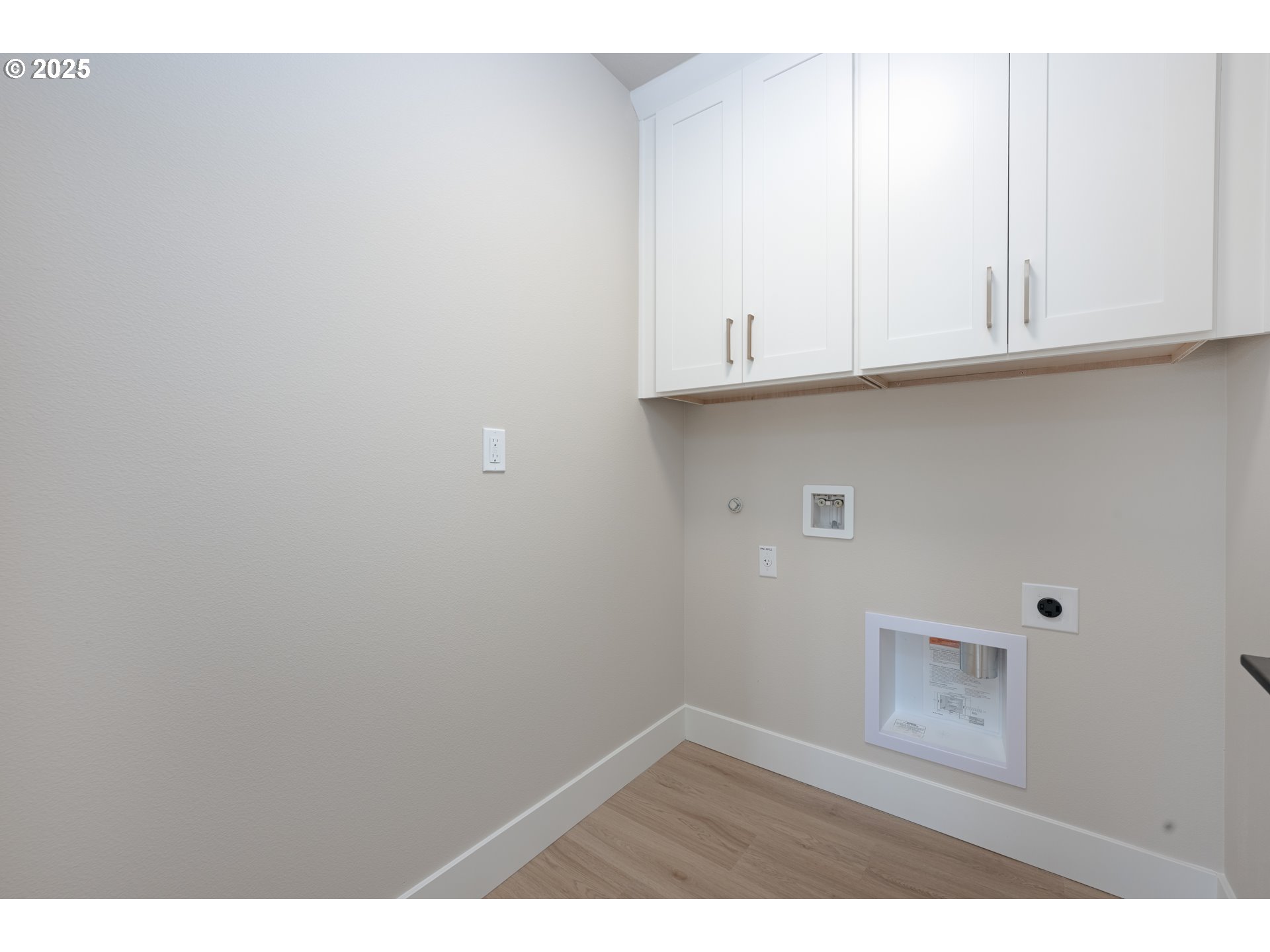 18626 Southwest Judith Lane Beaverton, OR 97003 - Photo 19 of 26 Laundry