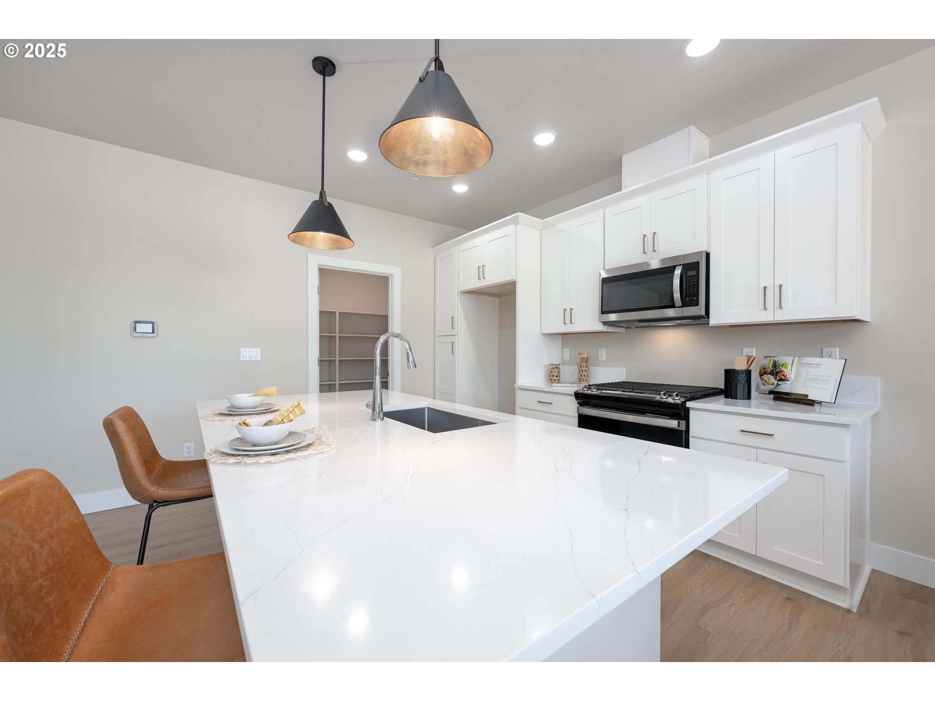 18626 Southwest Judith Lane Beaverton, OR 97003 - Photo 9 of 26 Kitchen