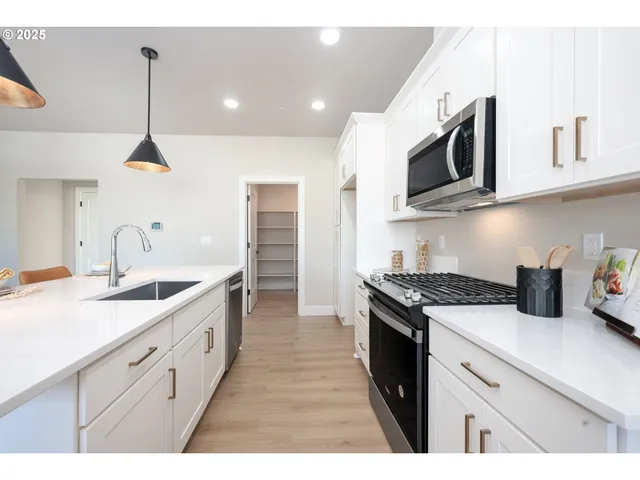 $589,900 | 18626 Southwest Judith Lane, Beaverton, OR 97003