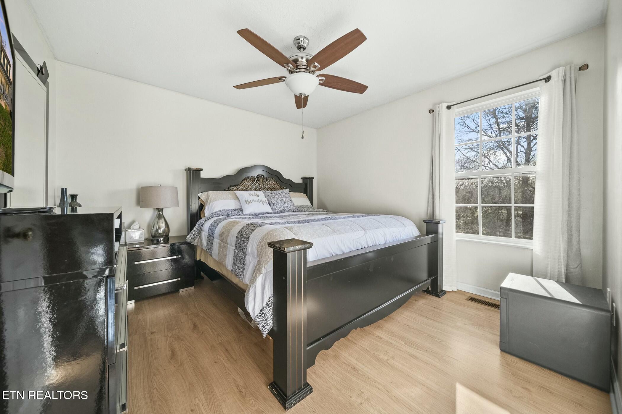 7708 Ambergate Road Powell, TN 37849 - Photo 20 of 28 tempImage4h0TxQ