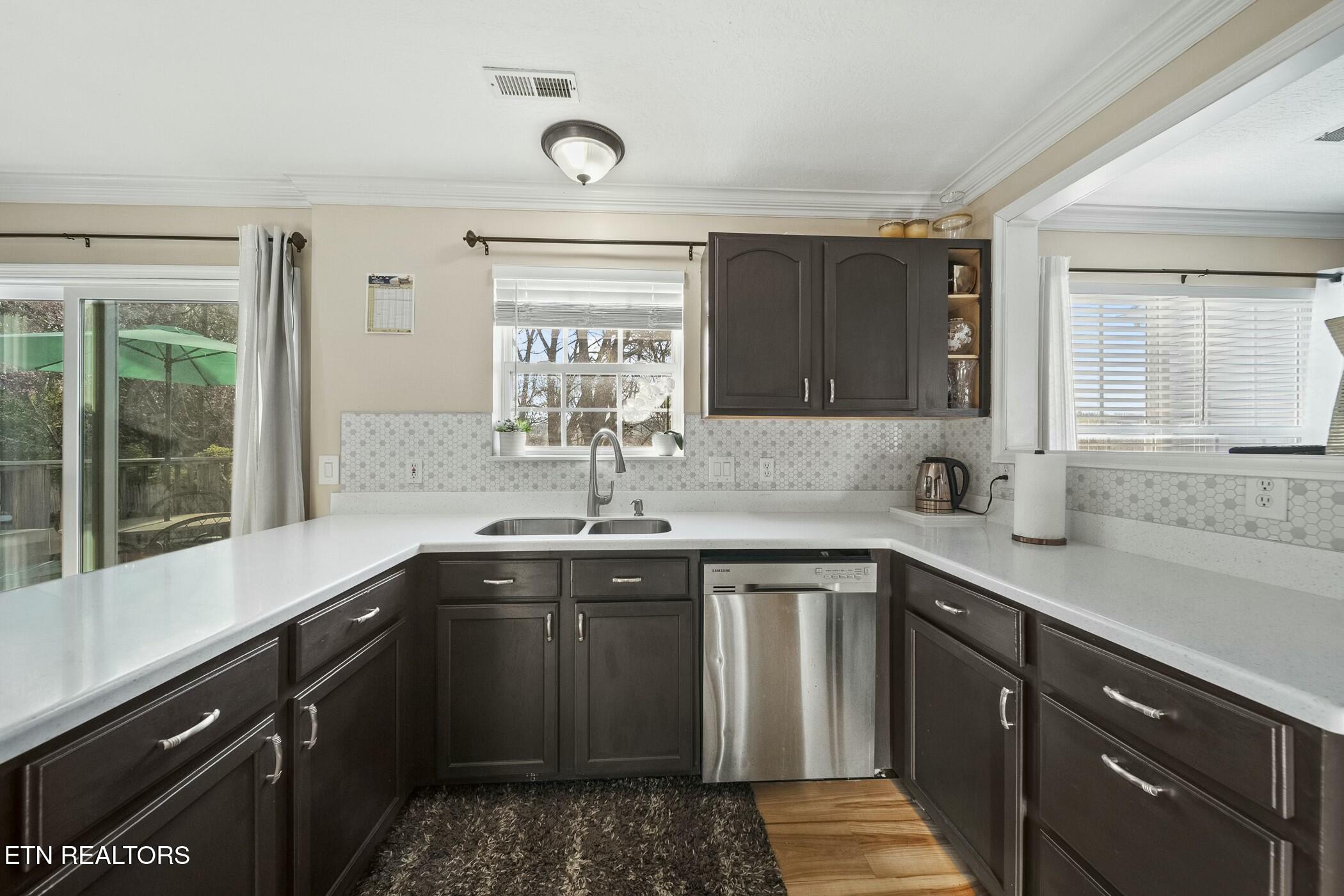 7708 Ambergate Road Powell, TN 37849 - Photo 7 of 28 tempImageVhVsd7