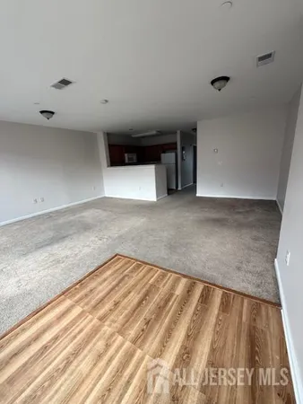 $2,500 | 368 Rector Street, Unit 421, Perth Amboy, NJ 08861