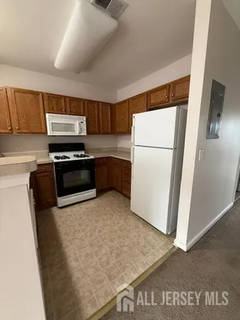 $2,500 | 368 Rector Street, Unit 421, Perth Amboy, NJ 08861