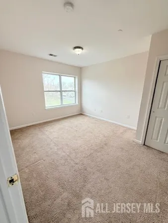 $2,500 | 368 Rector Street, Unit 421, Perth Amboy, NJ 08861
