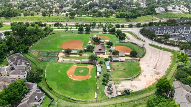 $430,000 | 1161 Beasley Hills Lane, Houston, TX 77008