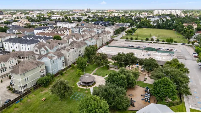 $430,000 | 1161 Beasley Hills Lane, Houston, TX 77008