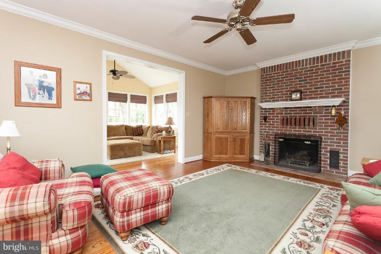 6813 New Cut Road Kingsville, MD 21087 - Photo 3 of 28 Family Room