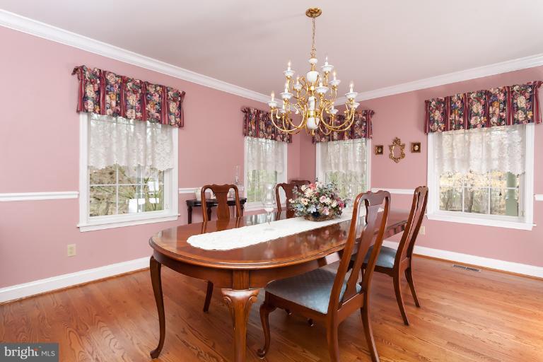 6813 New Cut Road Kingsville, MD 21087 - Photo 6 of 28 Dining Room