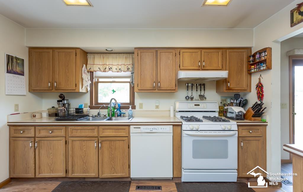 9863 Exeter Road Carleton, MI 48117 - Photo 21 of 55 Gallery Image 21