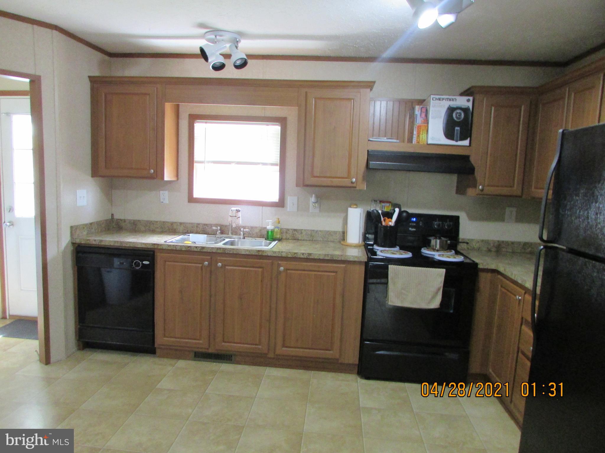 121 Conestoga Road Middle River, MD 21220 - Photo 10 of 23 KITCHEN