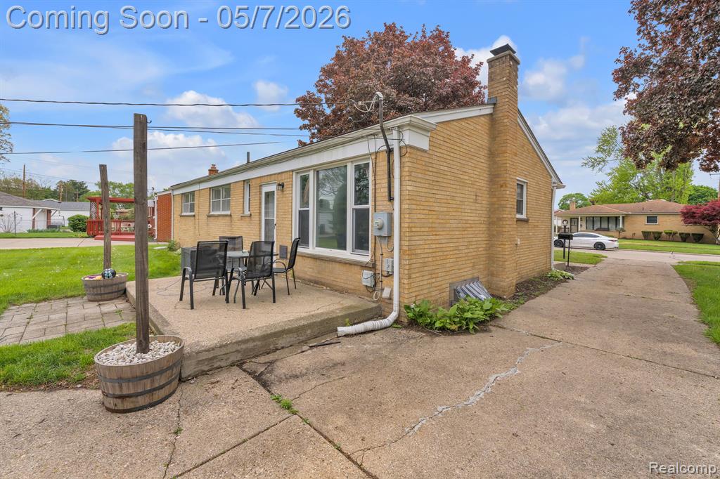 37022 Pinewood Road Wayne, MI 48184 - Photo 27 of 30