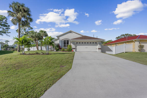 2679 Southwest Ace Road Port St. Lucie, FL 34953 - Photo 5 of 42 Ace 37