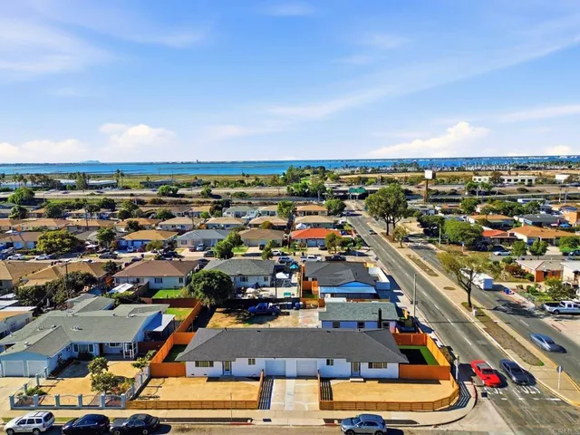 $1,119,000 | 702-4 Oaklawn Avenue, Chula Vista, CA 91910