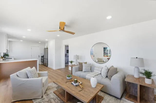 $1,119,000 | 702-4 Oaklawn Avenue, Chula Vista, CA 91910