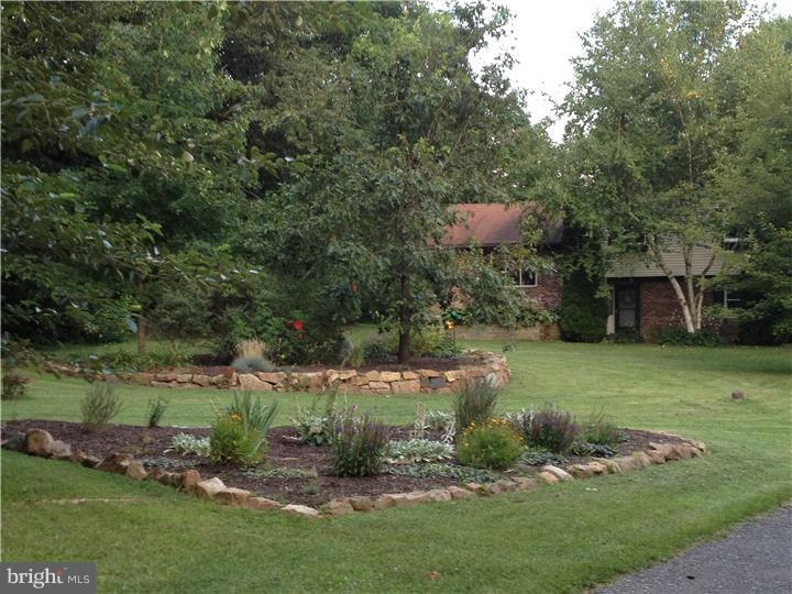 3061 Pricetown Road Temple, PA 19560 - Photo 2 of 25 Front Yard