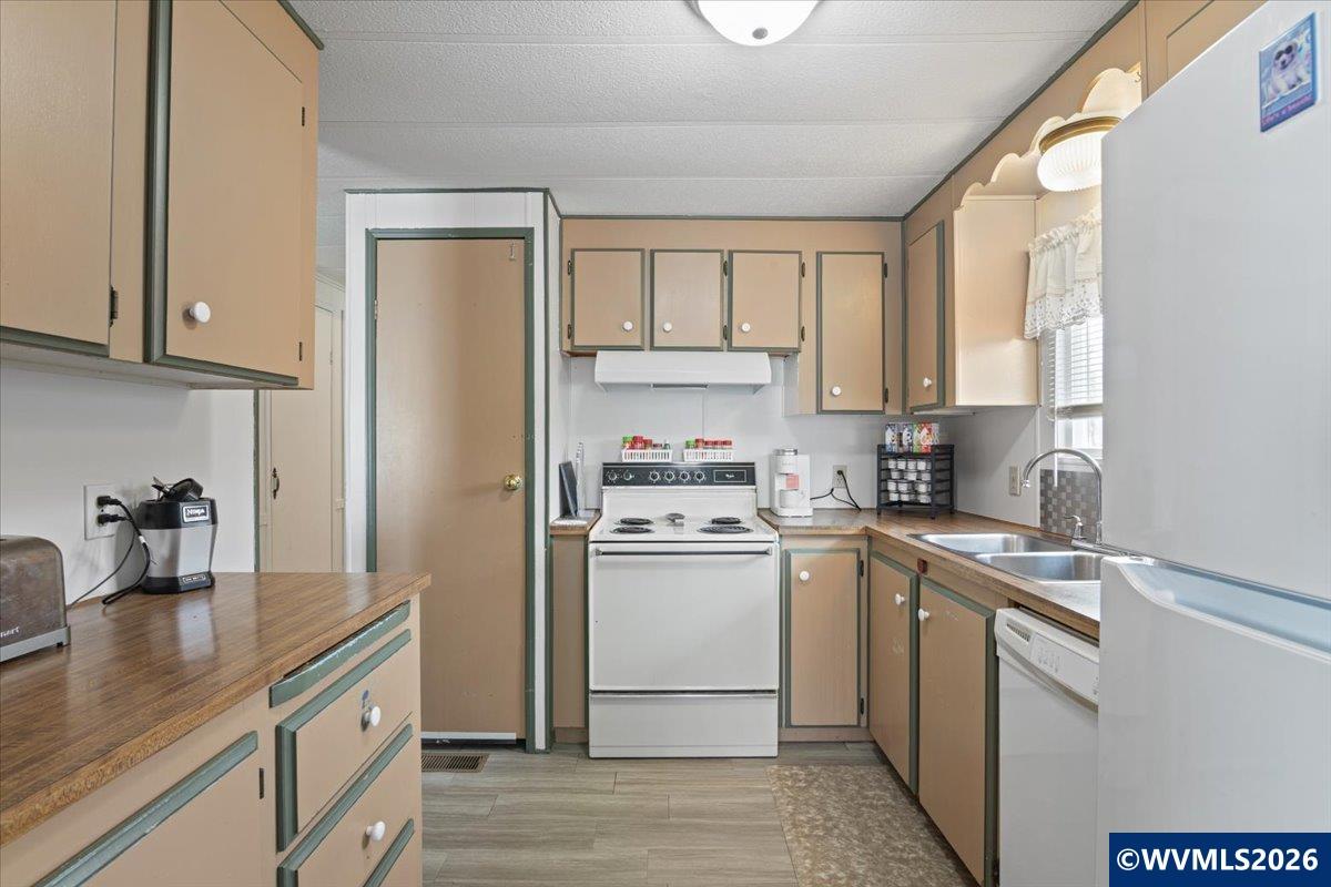 3578 Turner Road Southeast Salem, OR 97302 - Photo 16 of 32 Gallery Image 16
