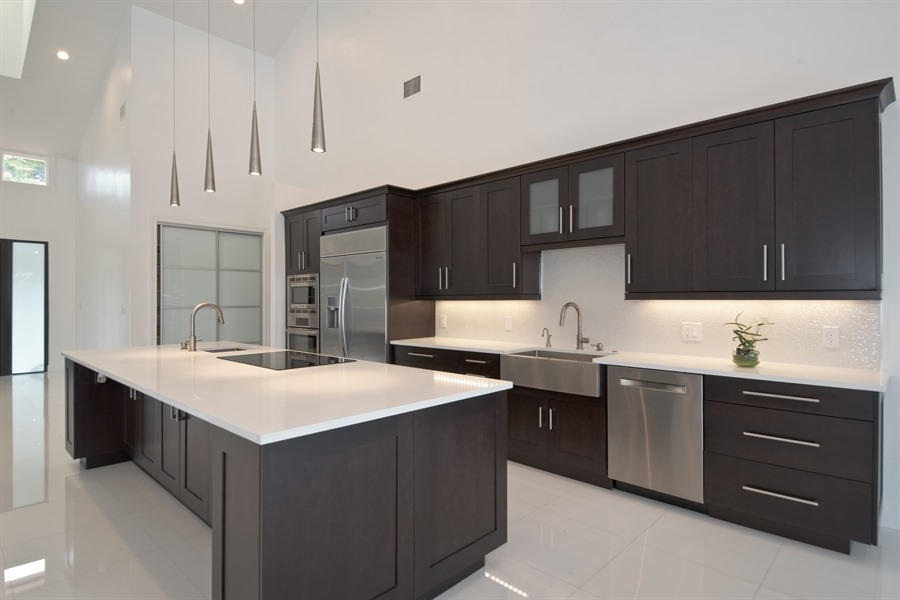7256 Mandarin Drive Boca Raton, FL 33433 - Photo 3 of 18 03_7256MandarinDr_5_Kitchen_LowRes