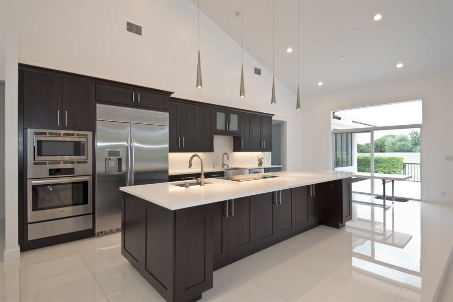 7256 Mandarin Drive Boca Raton, FL 33433 - Photo 4 of 18 04_7256MandarinDr_177_Kitchen_LowRes