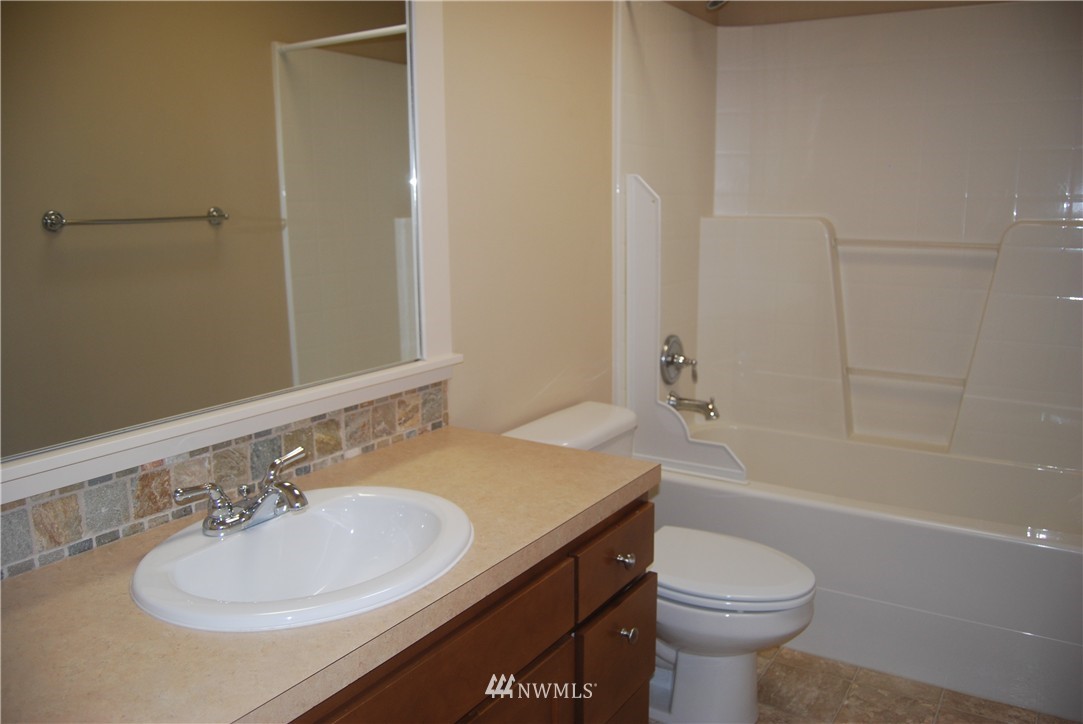 1622 170th Place Southeast Bothell, WA 98012 - Photo 13 of 17 Gallery Image 13