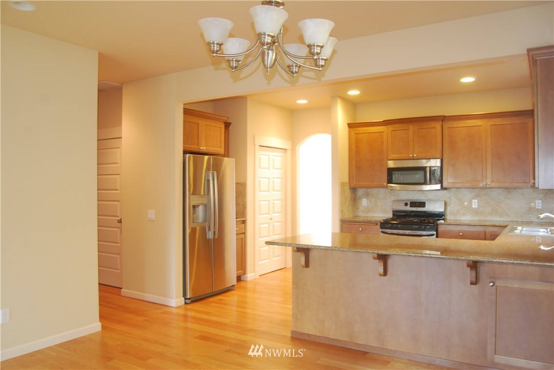1622 170th Place Southeast Bothell, WA 98012 - Photo 4 of 17 Gallery Image 4