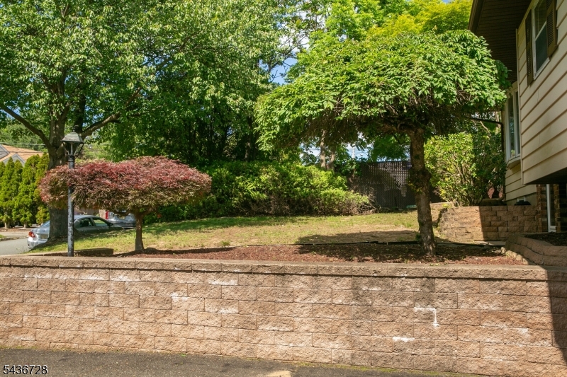 44 Adelphia Road Parsippany, NJ 07054 - Photo 4 of 32