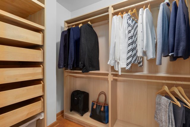 9242 Gross Point Road, Unit 407 Skokie, IL 60077 - Photo 11 of 23 Gallery Image 11