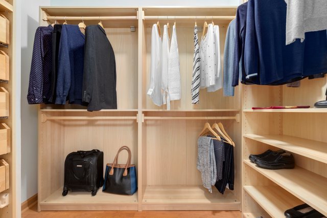 9242 Gross Point Road, Unit 407 Skokie, IL 60077 - Photo 12 of 23 Gallery Image 12