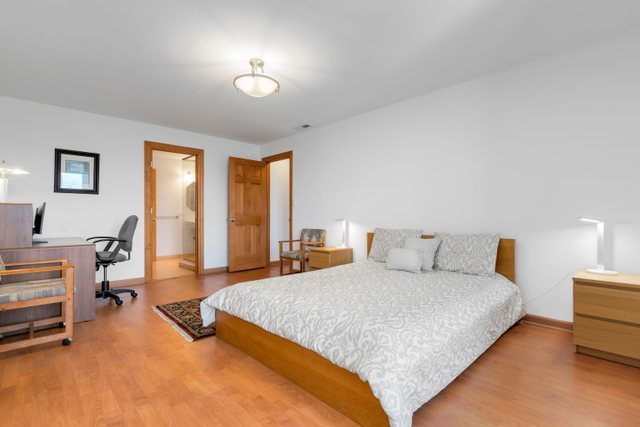9242 Gross Point Road, Unit 407 Skokie, IL 60077 - Photo 8 of 23 Gallery Image 8