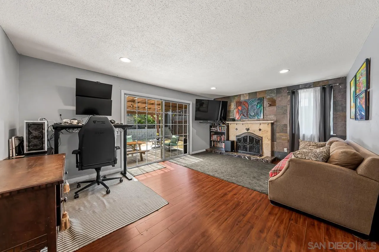 819 Brucker Avenue Spring Valley, CA 91977 - Photo 6 of 25