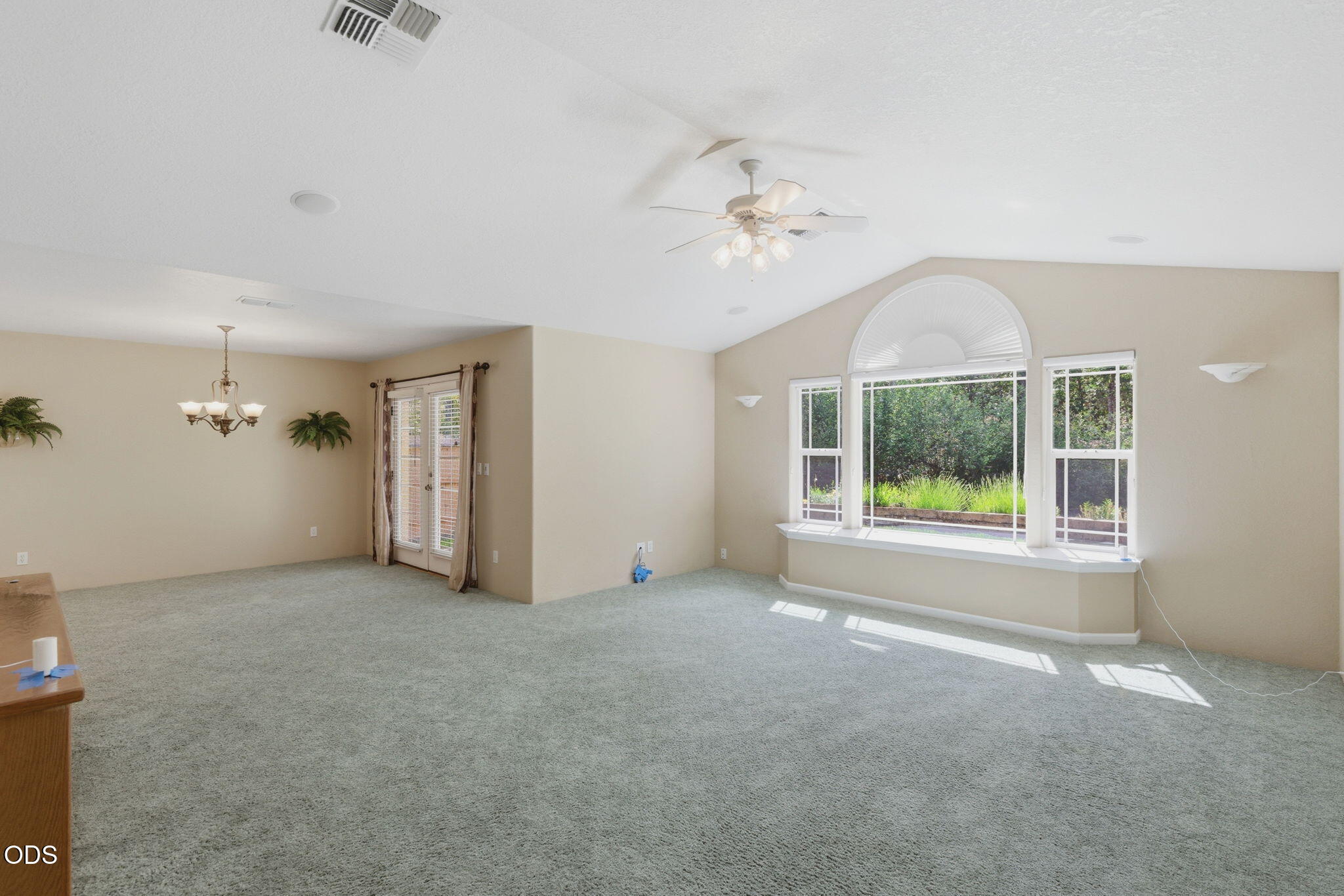 2738 Trinity Way Grants Pass, OR 97527 - Photo 13 of 42