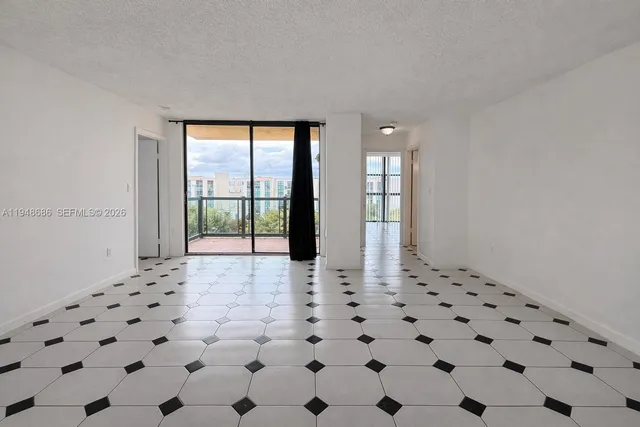 $2,000 | 11800 Southwest 18th Street, Unit 5144, Miami, FL 33175