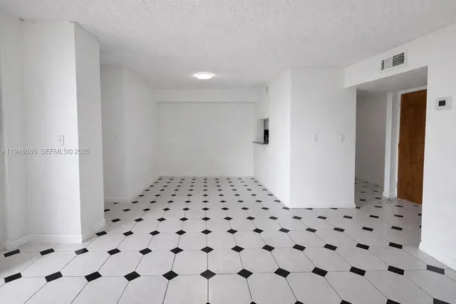 $2,000 | 11800 Southwest 18th Street, Unit 5144, Miami, FL 33175