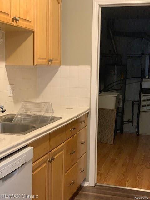 42506 Saratoga Road Canton, MI 48187 - Photo 15 of 32