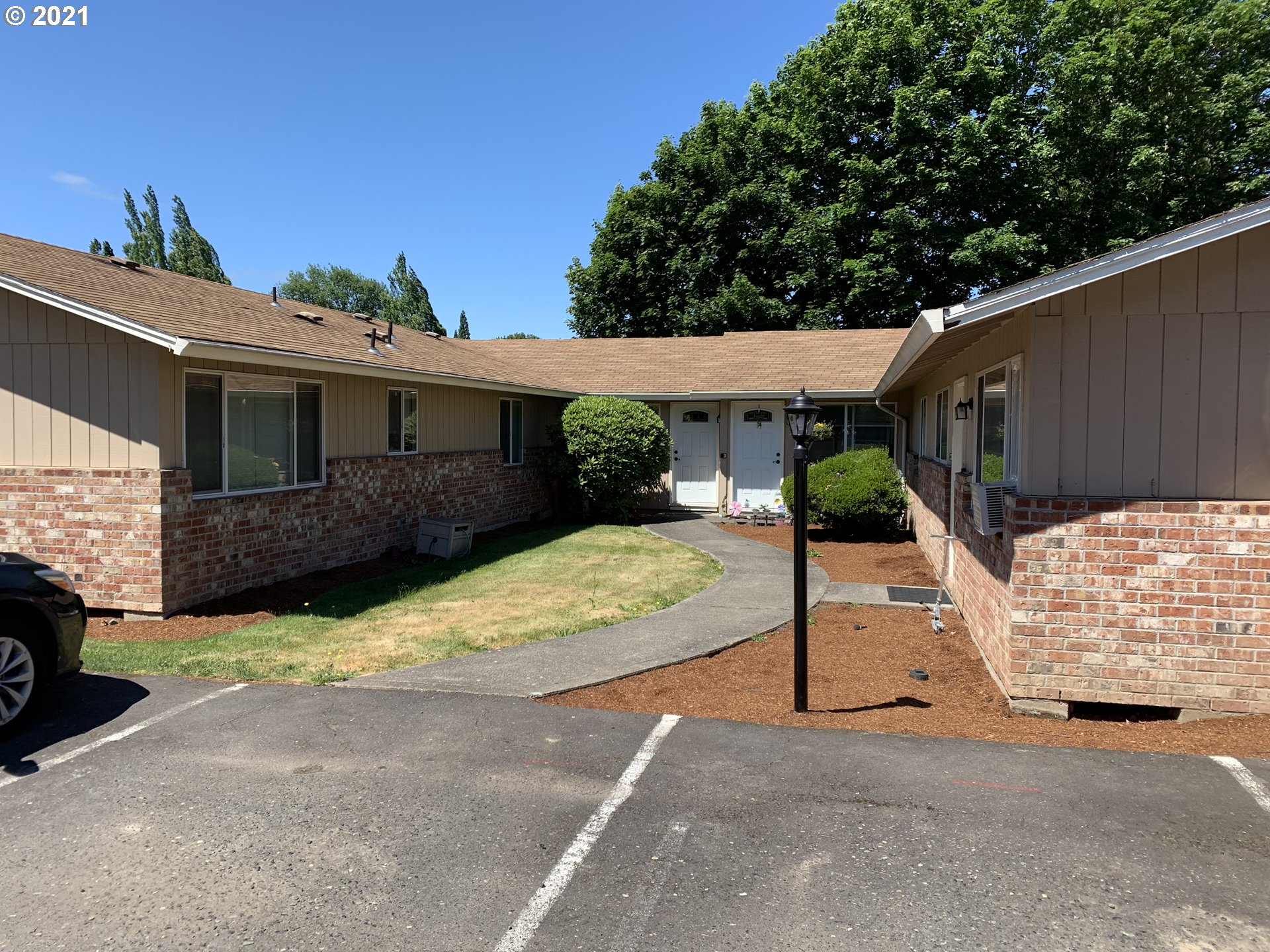 17215 Southwest Merlo Road Beaverton, OR 97003 - Photo 2 of 10