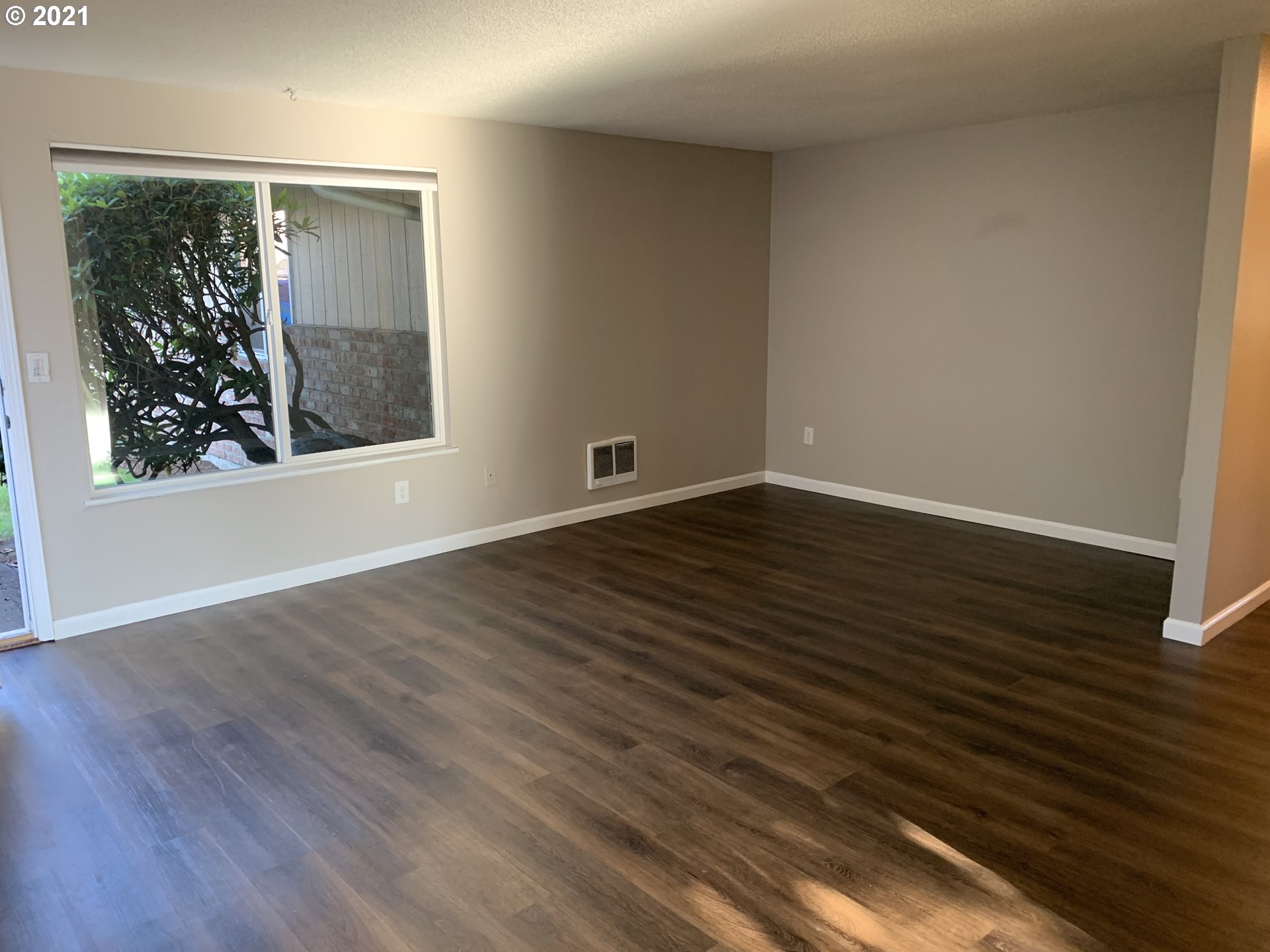 17215 Southwest Merlo Road Beaverton, OR 97003 - Photo 5 of 10